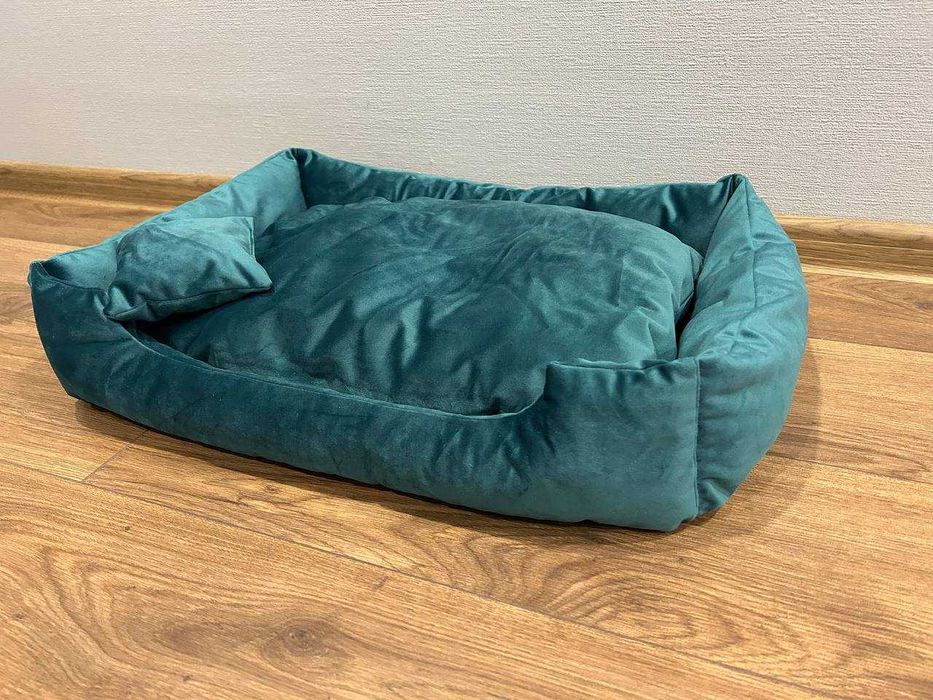 Лежанка для котів та собак