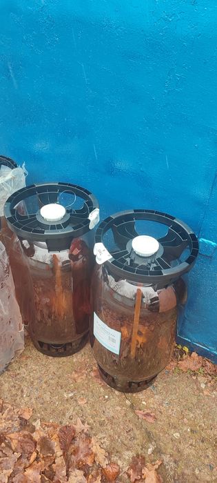 Продам пластикові кеги та каністри