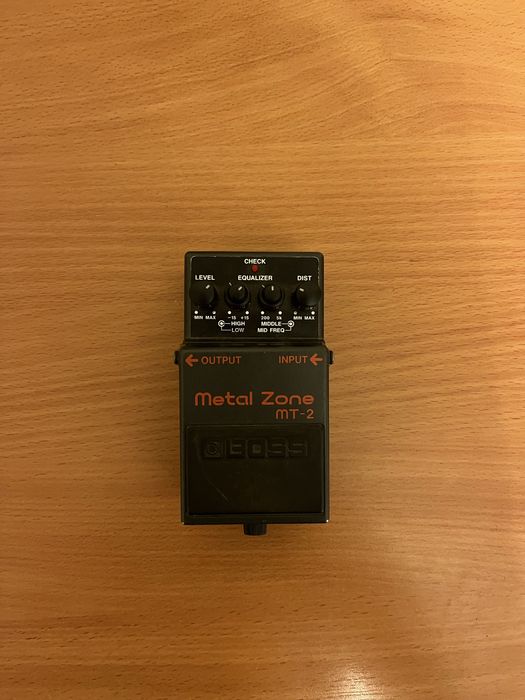 Продам гітарну педаль BOSS Metal Zone (MT-2)