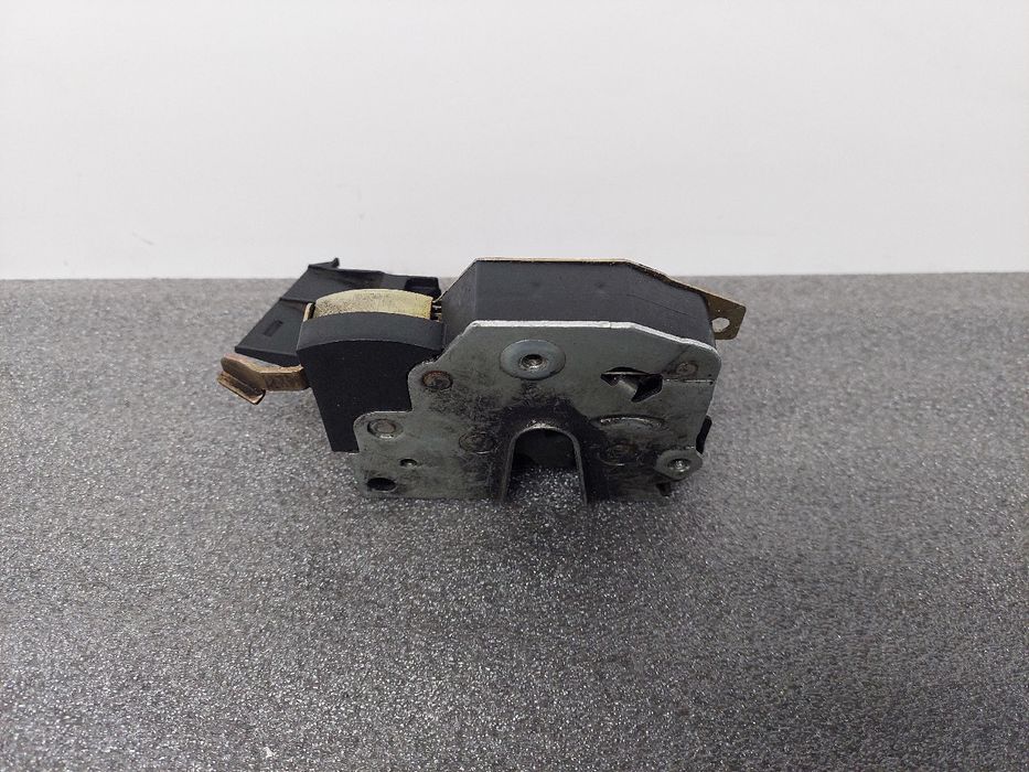 Fechadura / fecho porta trás esquerdo BMW 3 (E36)