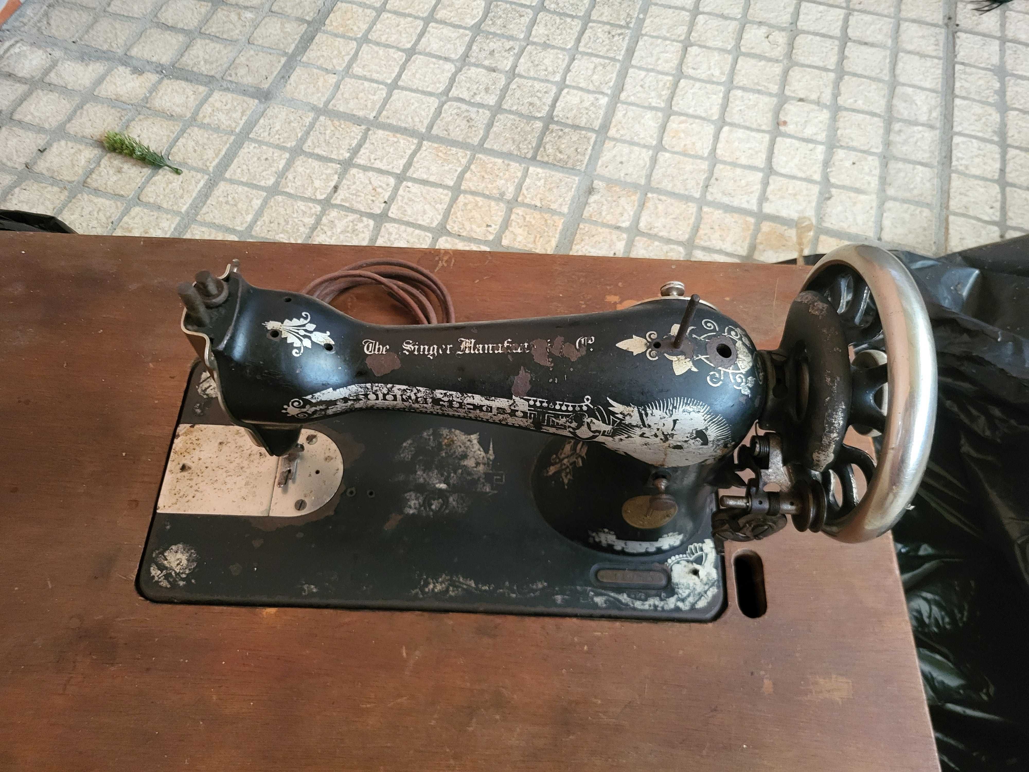 Maquina singer antiga