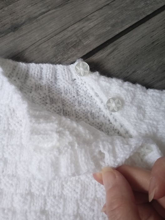 Nowy sweter handmade, sweter do chrztu, sweterek niemowlęcy,  0-3 m-ce