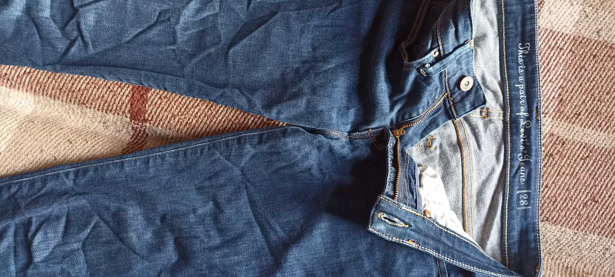 Levi Strauss & co W28 L34 Slim