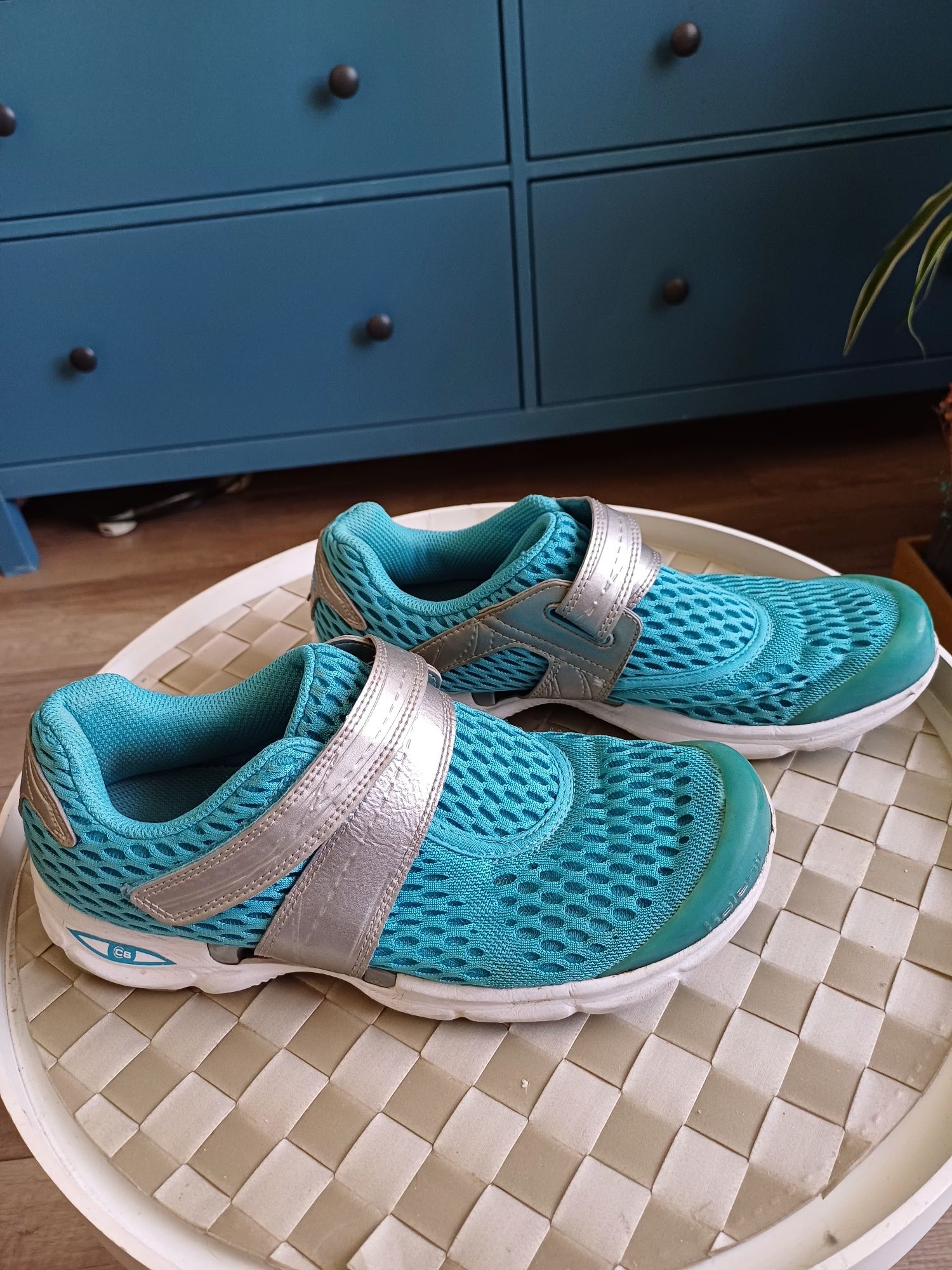 Moda - buty damskie - obuwie sportowe