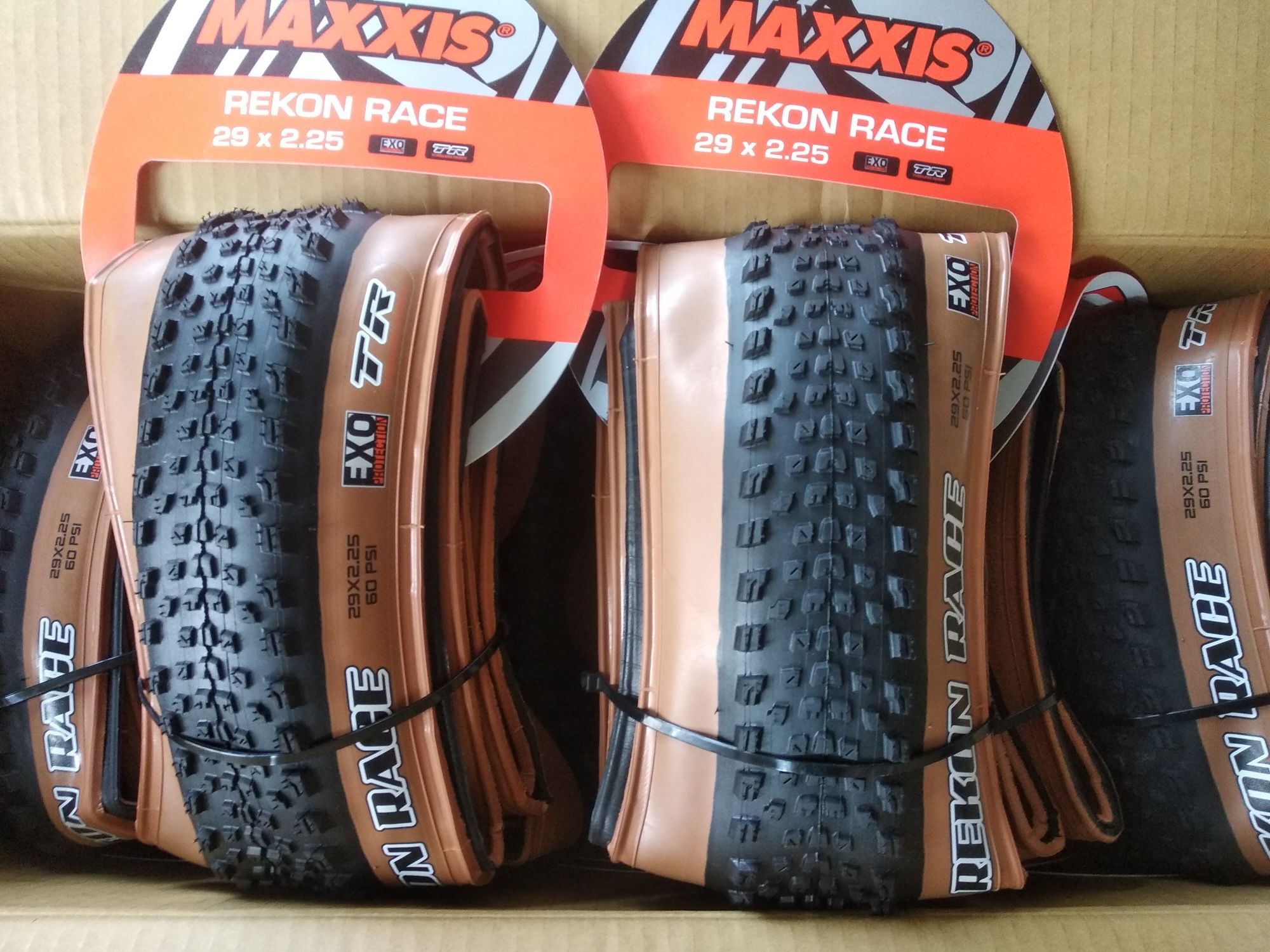 Покрышка Maxxis Rekon Race 29x2.25 29x2.35 27.5x2.25 EXO TR велосипед