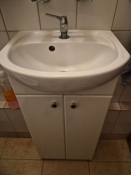 Umywalka mała z szafką