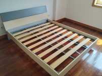 Cama de casal com estrado
