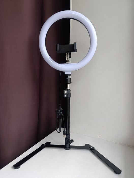 Кільцева лампа для фото і відеозйомки із регулюваним штативом
