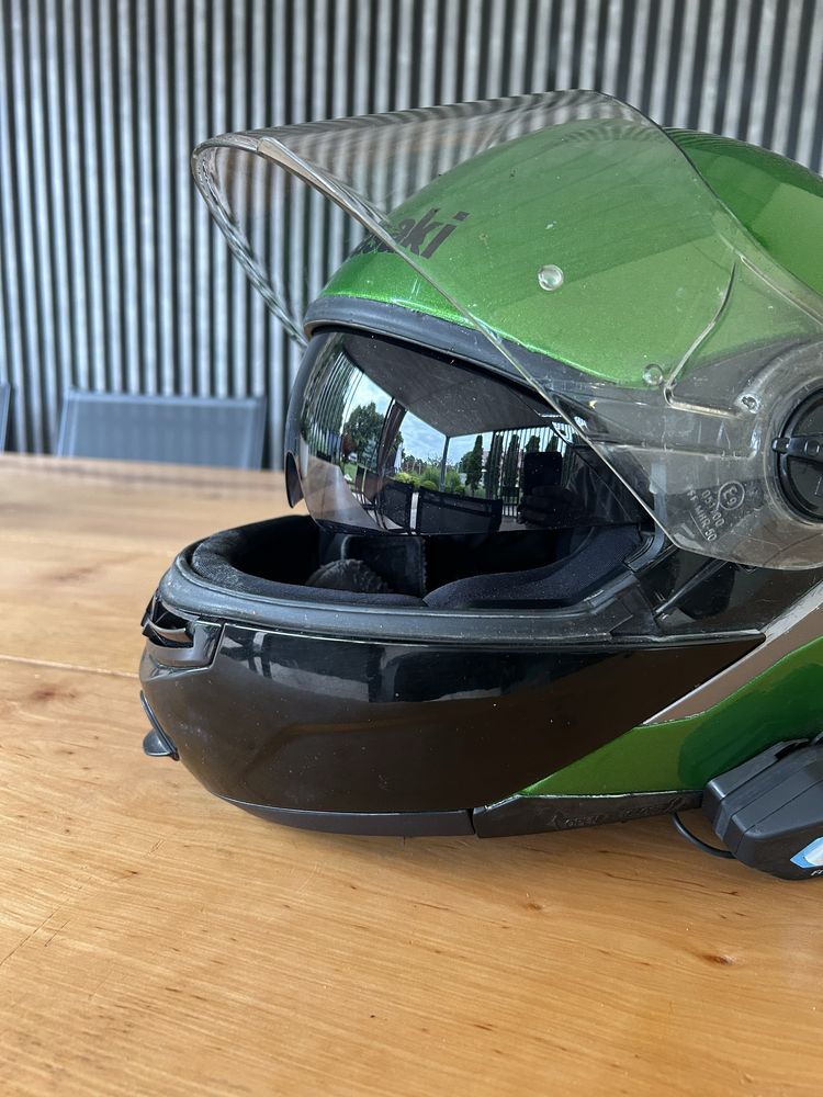 Kask motocyklowy z intecomem