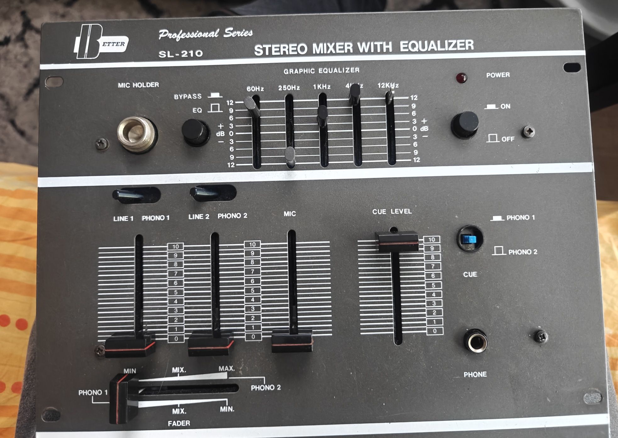 MIKSER audio Z EQUALIZEREM BETTER SL-210

stereo mixer