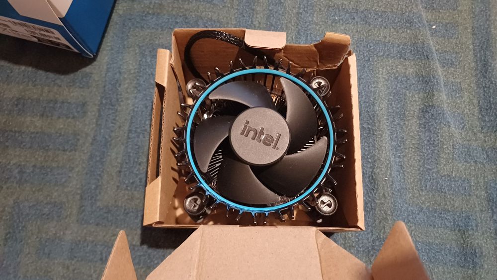Chłodzenie procesora Intel nieużywane