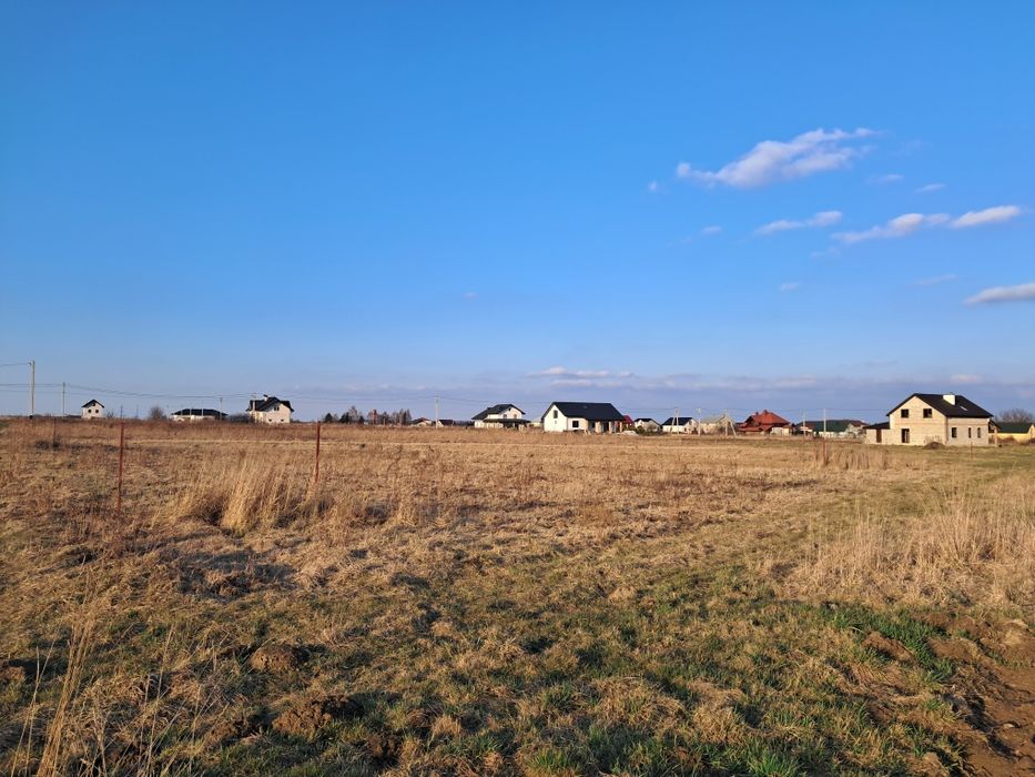 Продаж ділянки під забудову в Містках