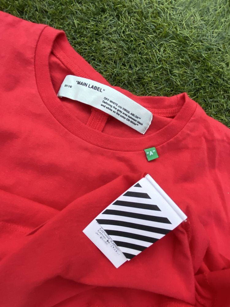 T-Shirt Off-White Vermelha Nova