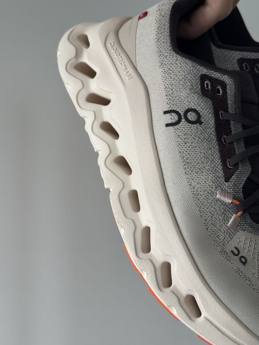 ON Running Cloudtilt  в 2 кольорах 36-41