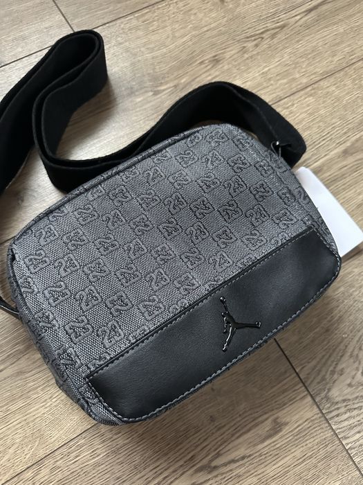 Сумка Air Jordan Monogram Crossbody | Nike, найк, джордан месенджер