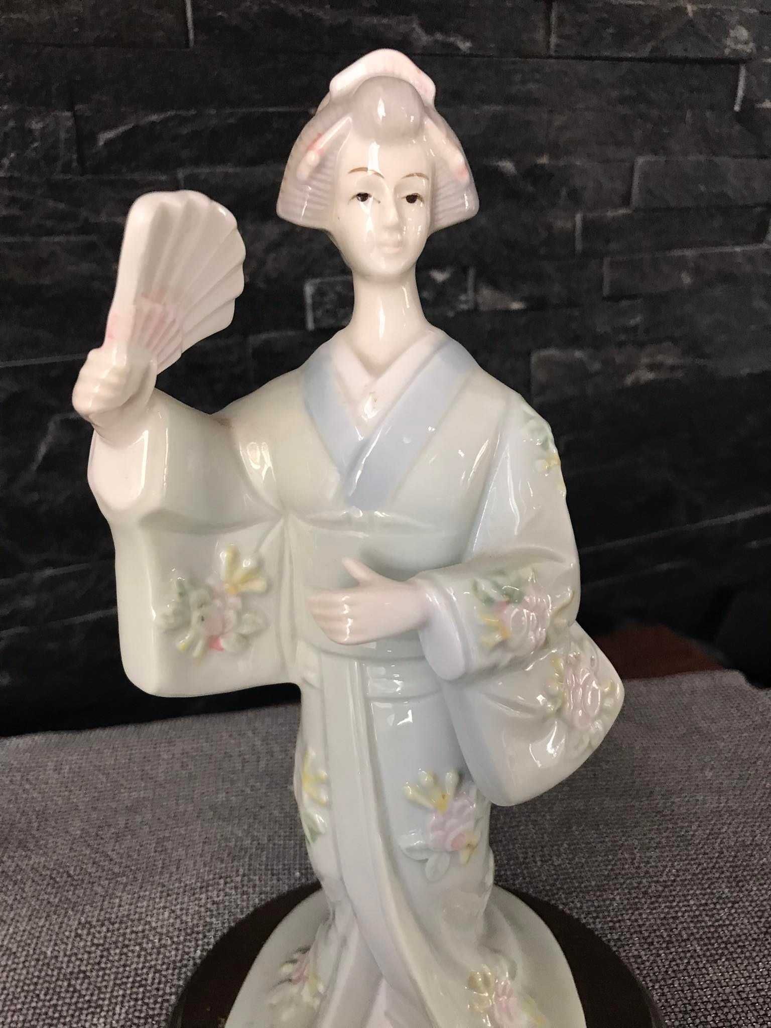 Japonka Foreign porcelanowa figurka