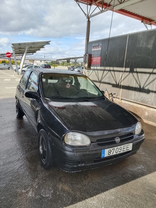 Corsa Sport 1.4 carro do dia a dia.