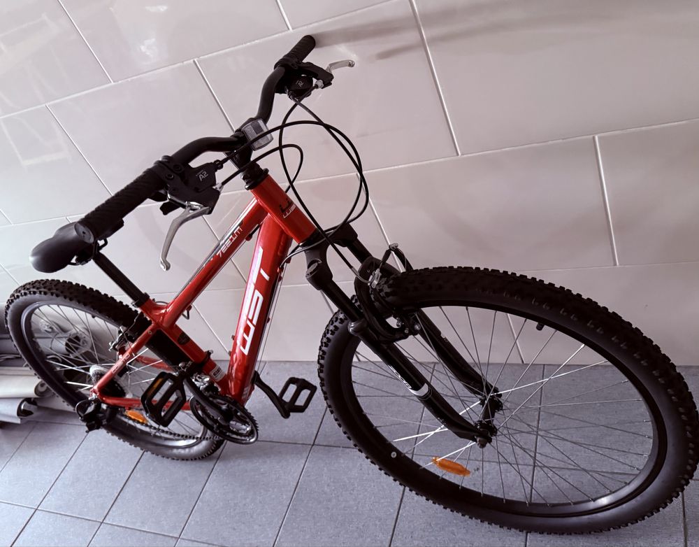 Bicicleta WST como nova