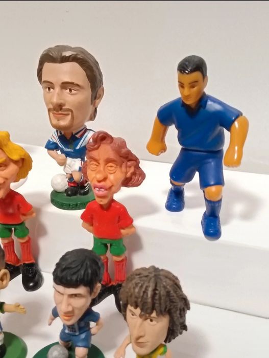 Lote 15 figuras futebolistas jogadores de futebol