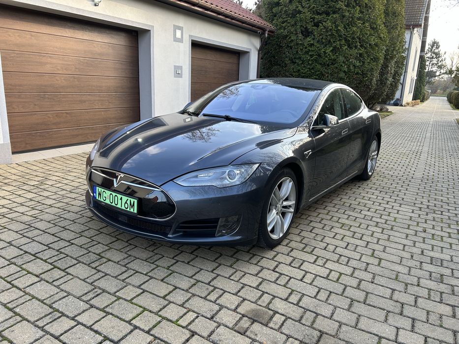 Tesla model s 85 D Europa Szwajcar!