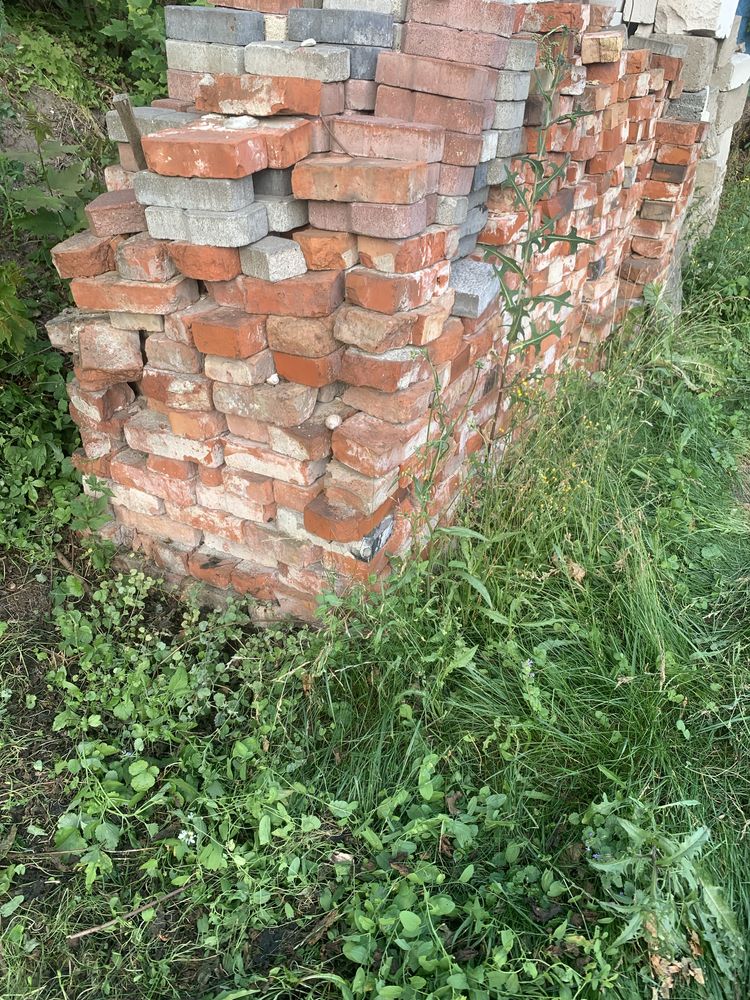 Cegla rozbiórkowa i pustaki