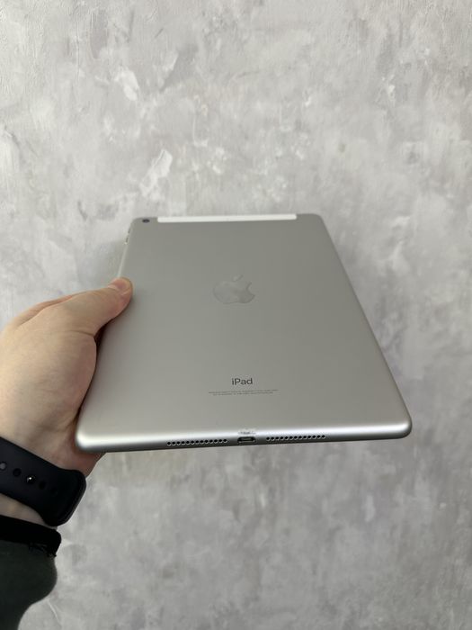 iPad 6, 32 ГБ, Wi-Fi.