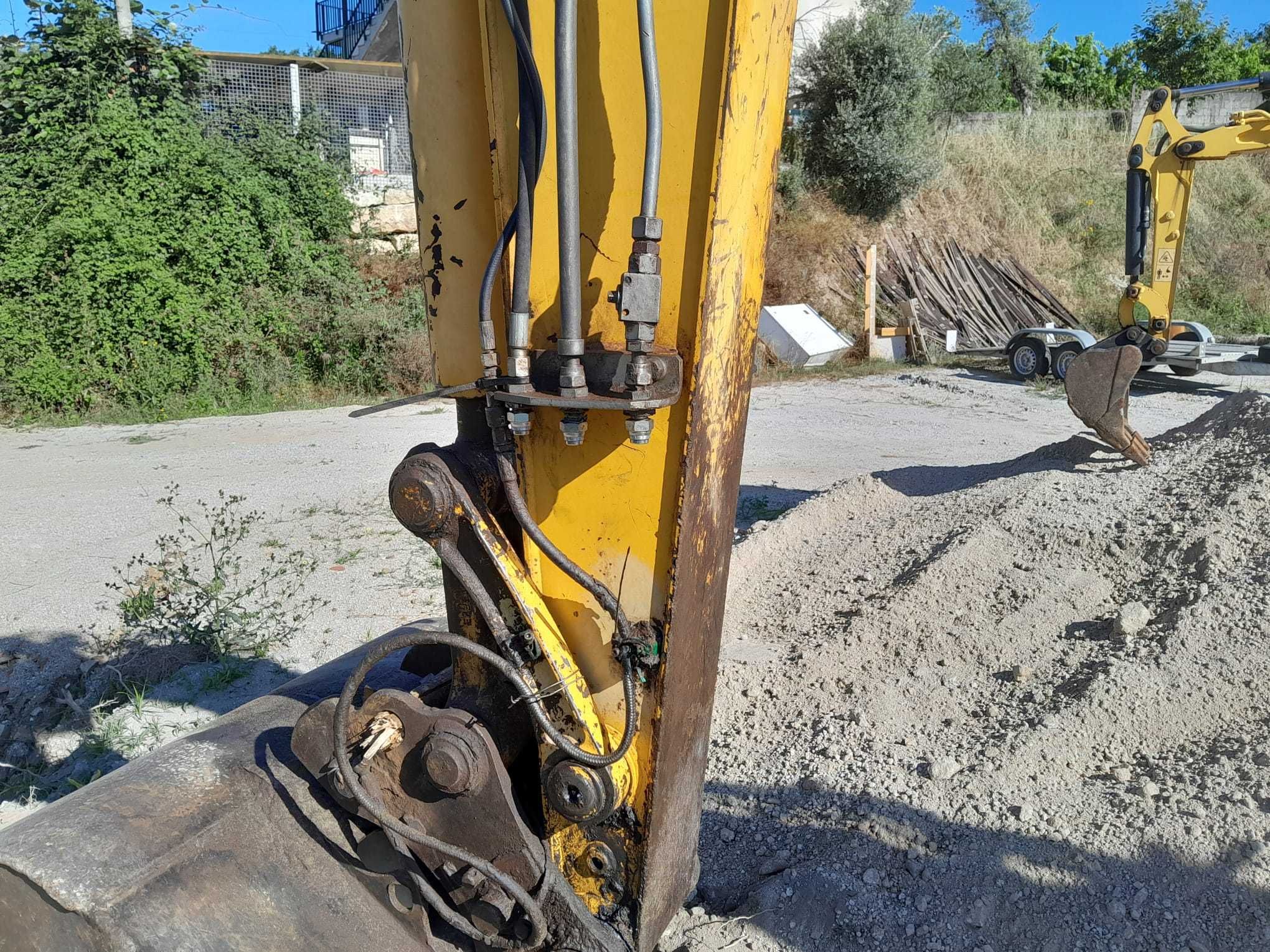 VENDO KOMATSU PC88MR-8 DE 2014 - 8 TONELADAS