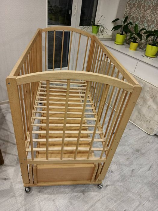 Продам дитяче ліжко 120*60 з маятником і шухлядою