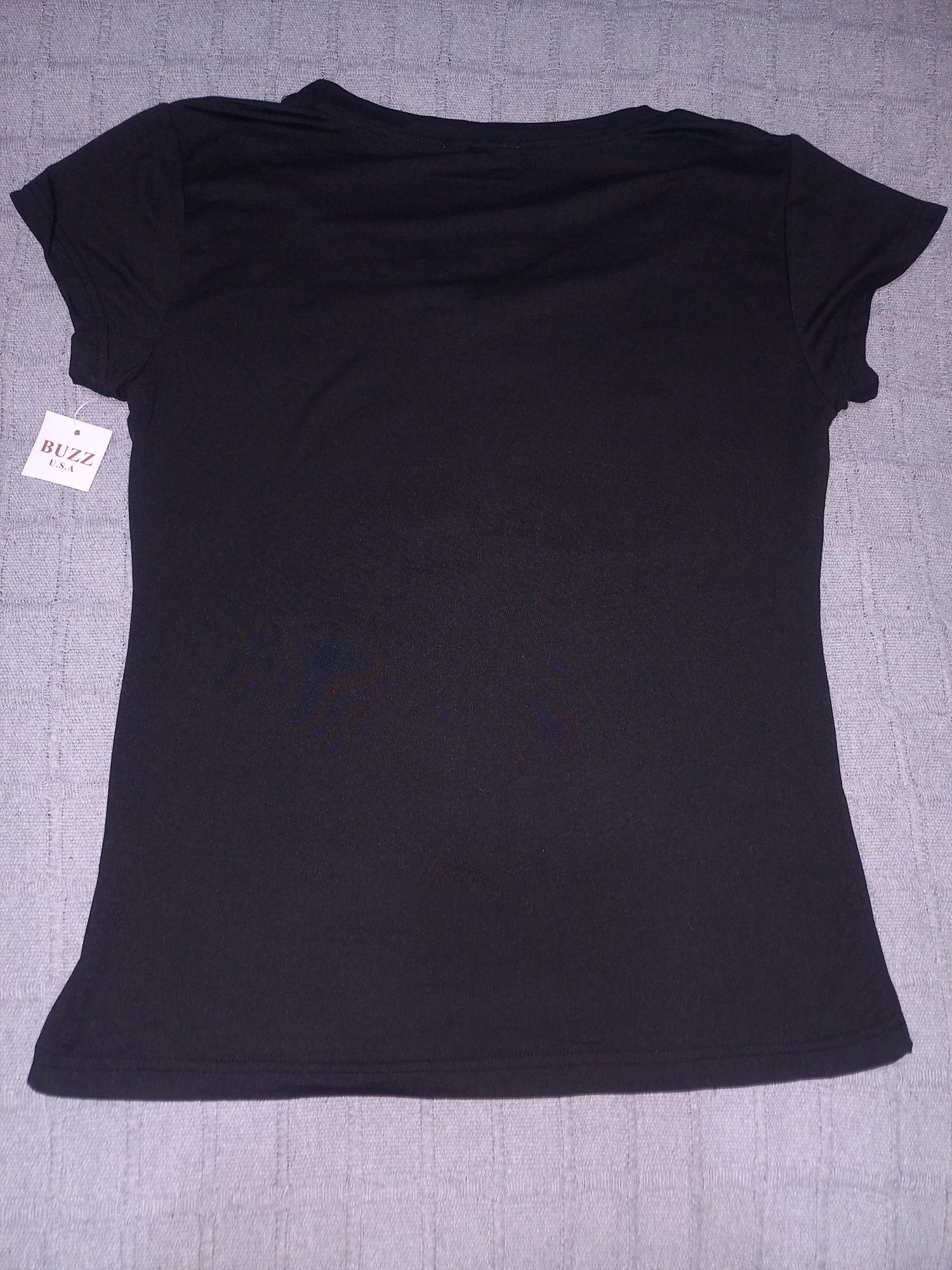 T-shirt preta XL nova