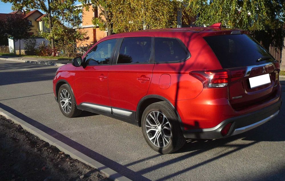 Mitsubishi Outlander 2.4 4WD CVT Instyle 2018