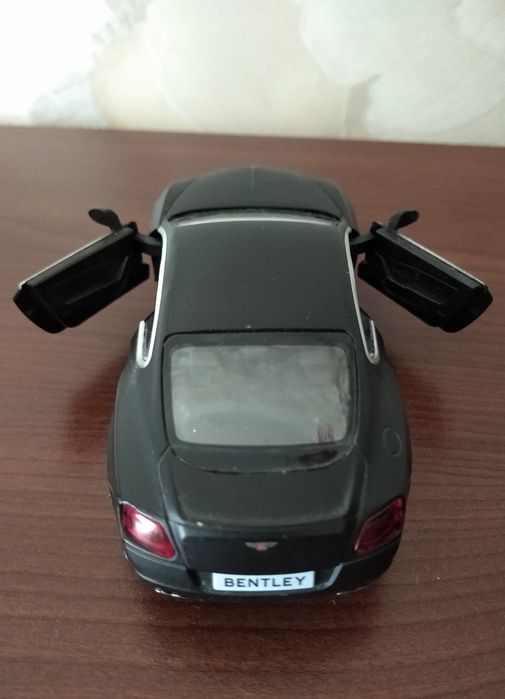 Масштабная литая модель Bentley Continental CT V8 (12 ,5 см)
