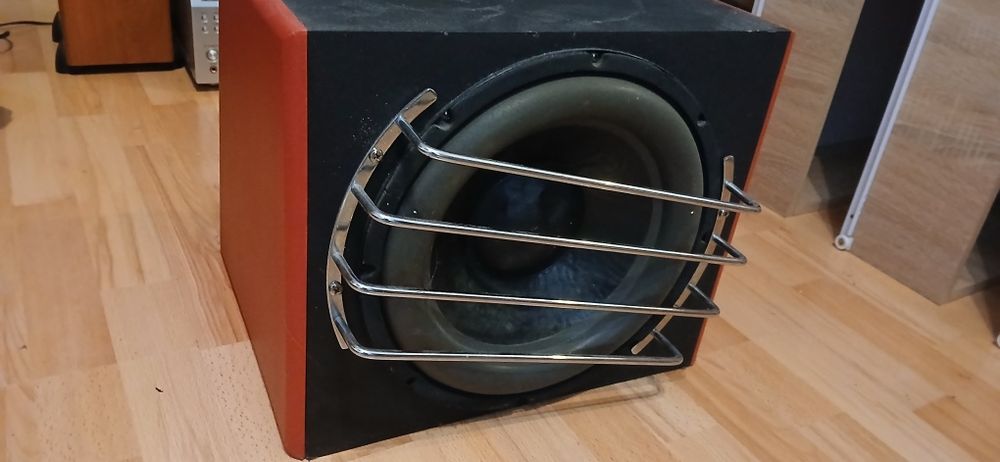 Sprzedam subwoofer 300 wat