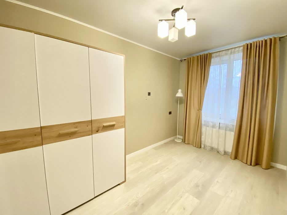 Продам в новобудові 4к квартиру з ремонтом, ЖК Лазурний на Намиві