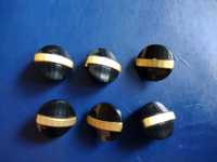 Złoto czarne plastikowe guziki półokrągłe - 6 sztuk