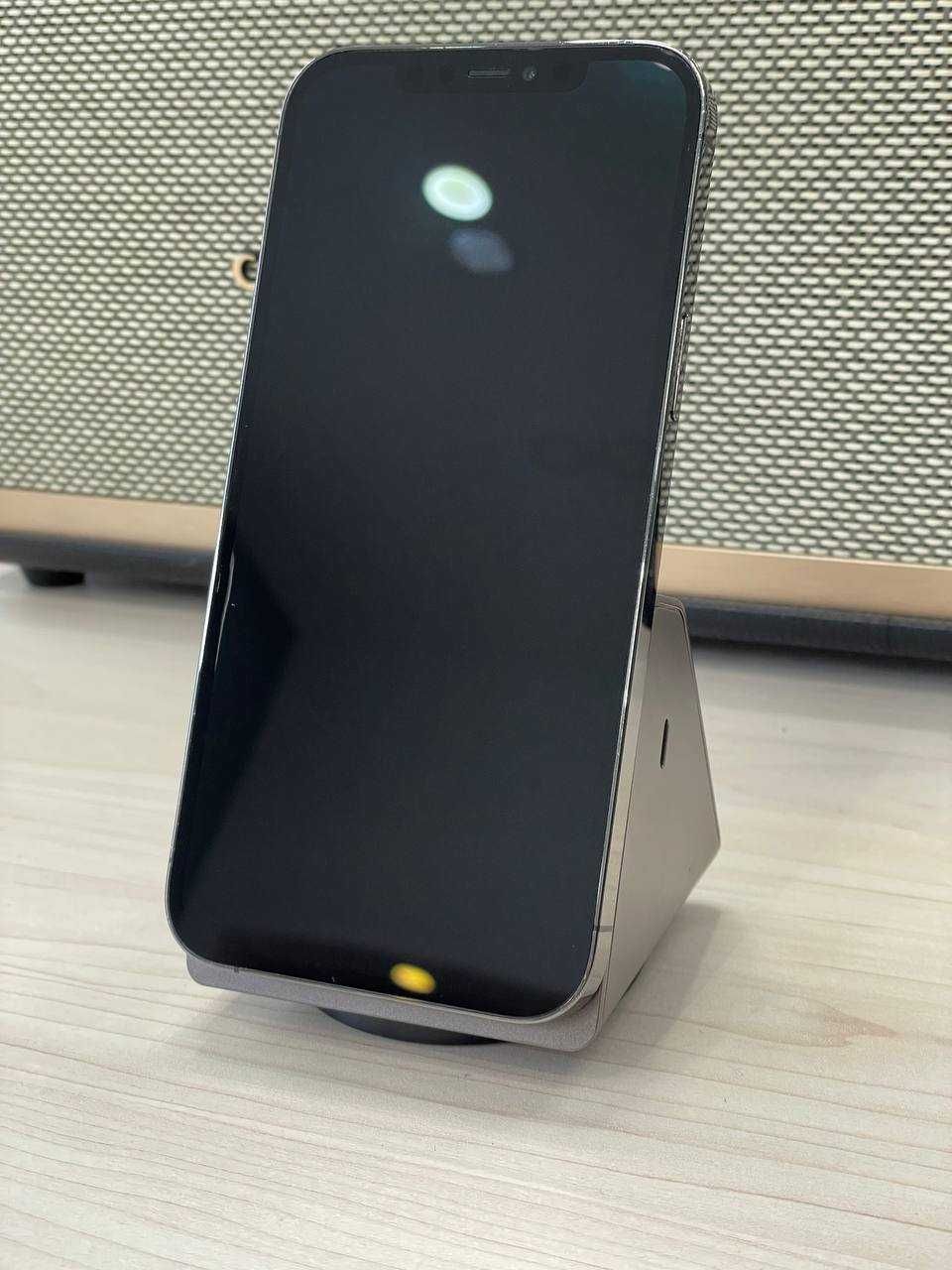 Б/У iPhone 12 Pro Max 256GB Graphite - Розтермінування