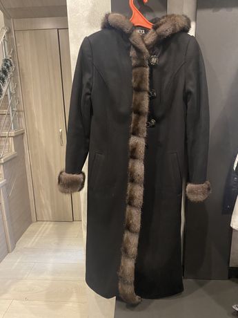 Зимнее пальто с натуральным мехом, размер S