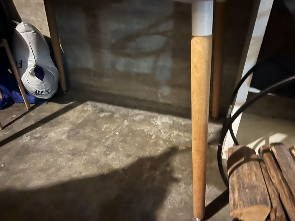 Mesa Braca com pernas a imitar madeira