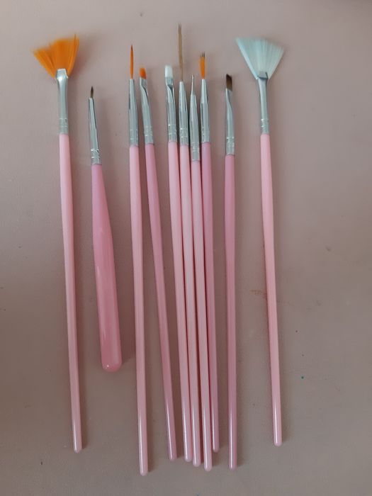 Zestaw 10 pędzelków do malowania paznokci, wzorów i wzorków