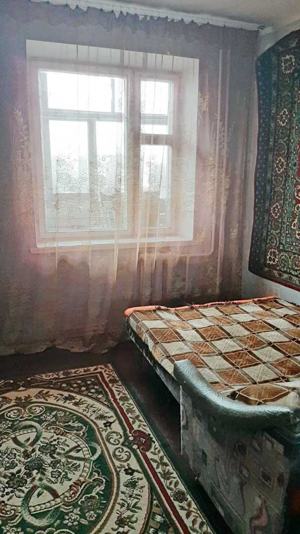 Продам 4-х комнатную квартиру на Крымской