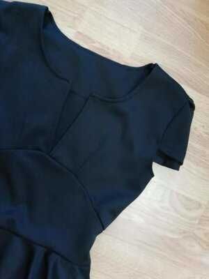 Єластичне плотне чорне плаття -футляр з баскою , 44 розмір
