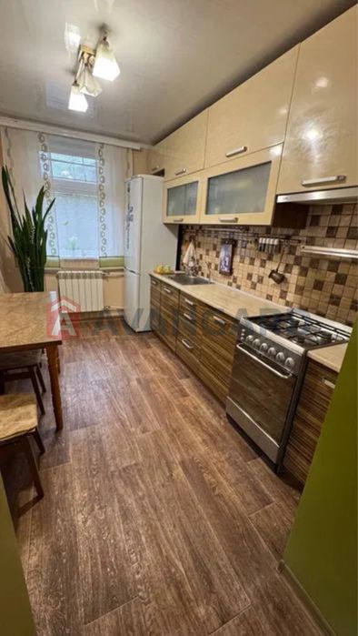 Продам будинок з якісним ремонтом, Комунарський район