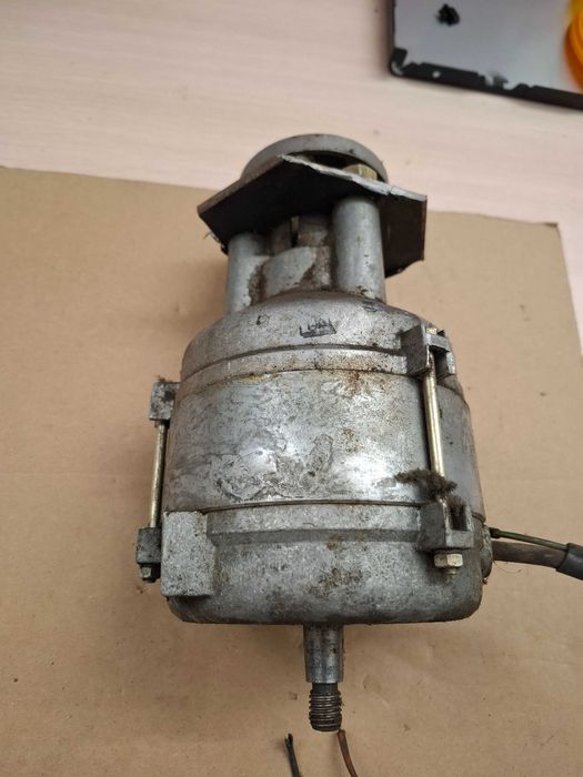 Silnik 0,8A 200W 3-fazowy / jednofazowy z kondensatorem