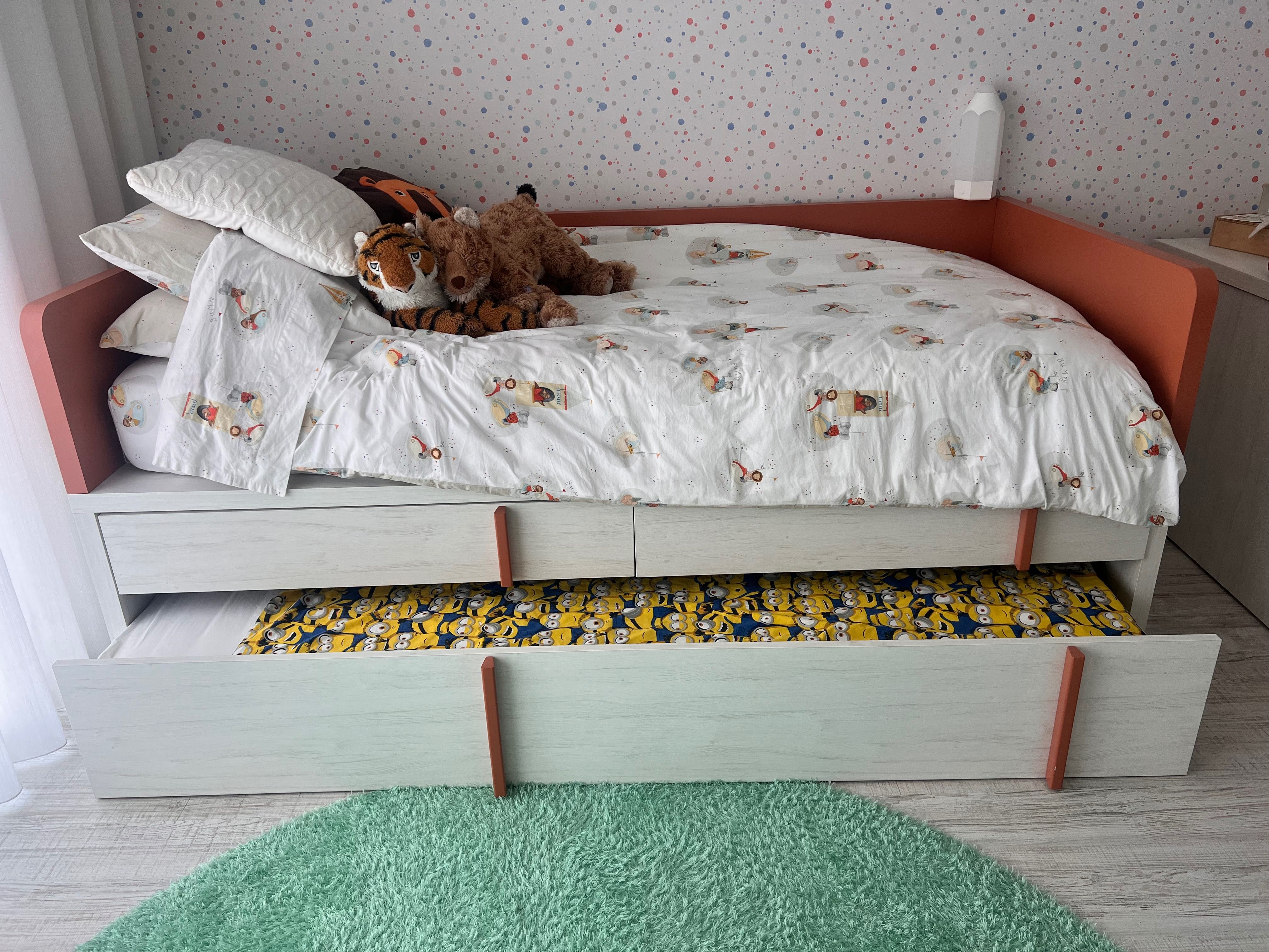 Quarto criança completo (cama dupla, espelho, 2 prateleiras, arca)
