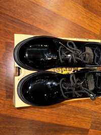 Buty damskie Dr. Martens 1461 MONO Black Patent Lamper r 39