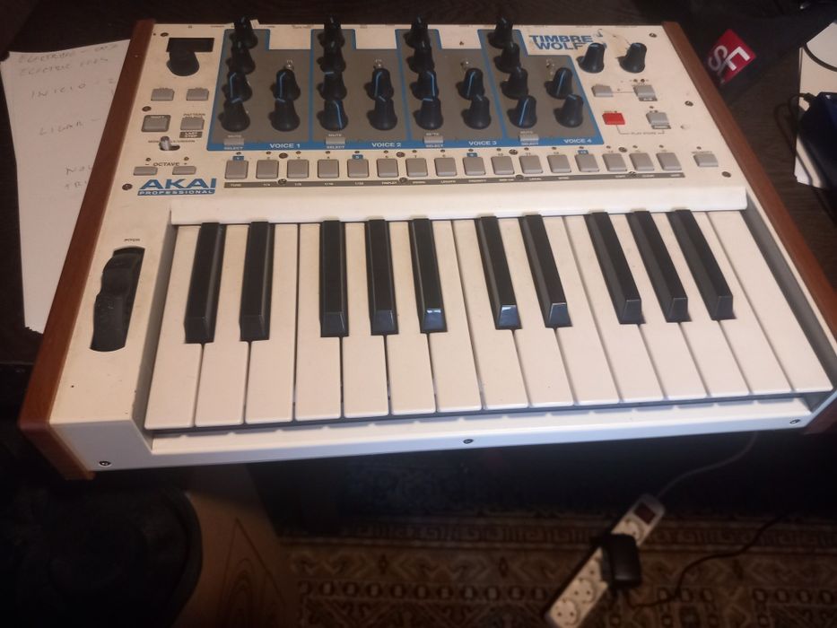 Akai Timbre Wolf