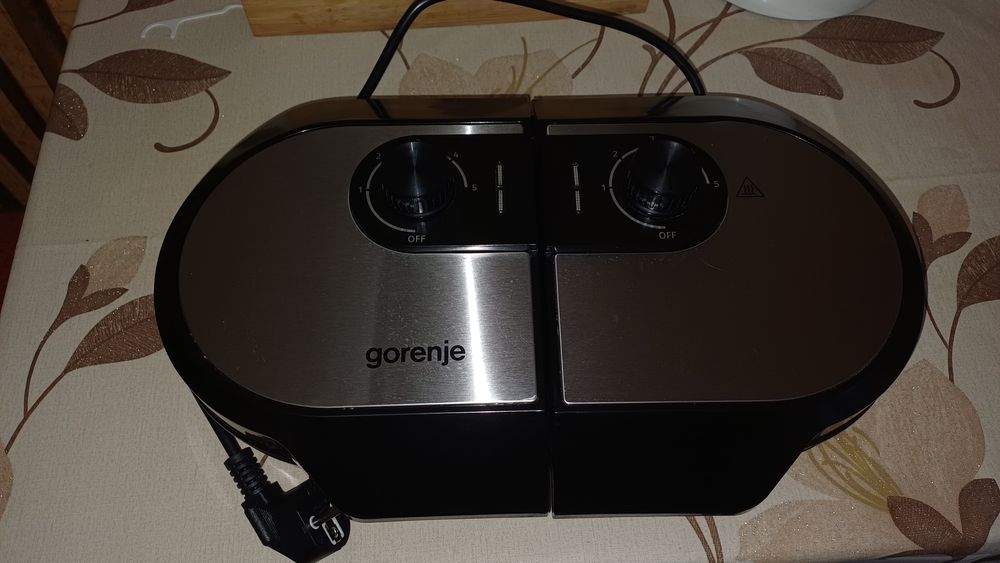 Вафельниця Gorenje WM1400SB (SW-2502M)