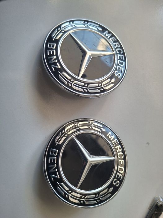 2 Emblemas Mercedes originais