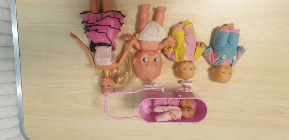 Кукла барби с коляской и 2 пупсиками .Пупсики.