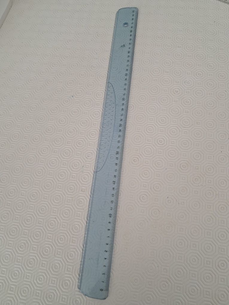 Régua com 50 cm de comprimento