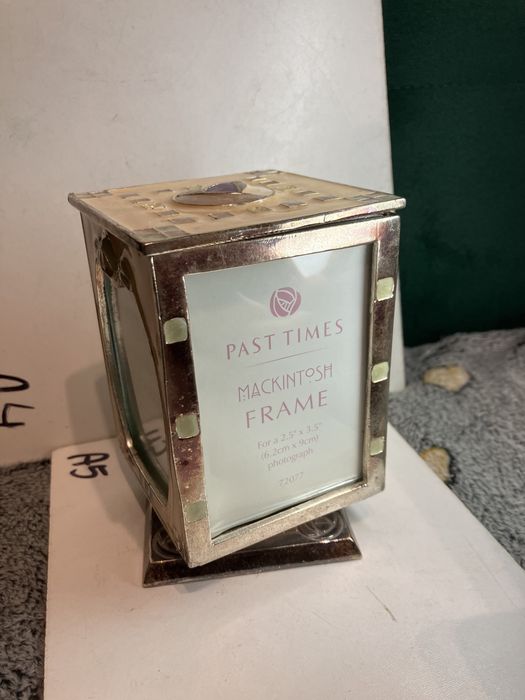 ramka do zdjęć z zegarkiem PAST TIMES MACKINTOSH FRAME emalia